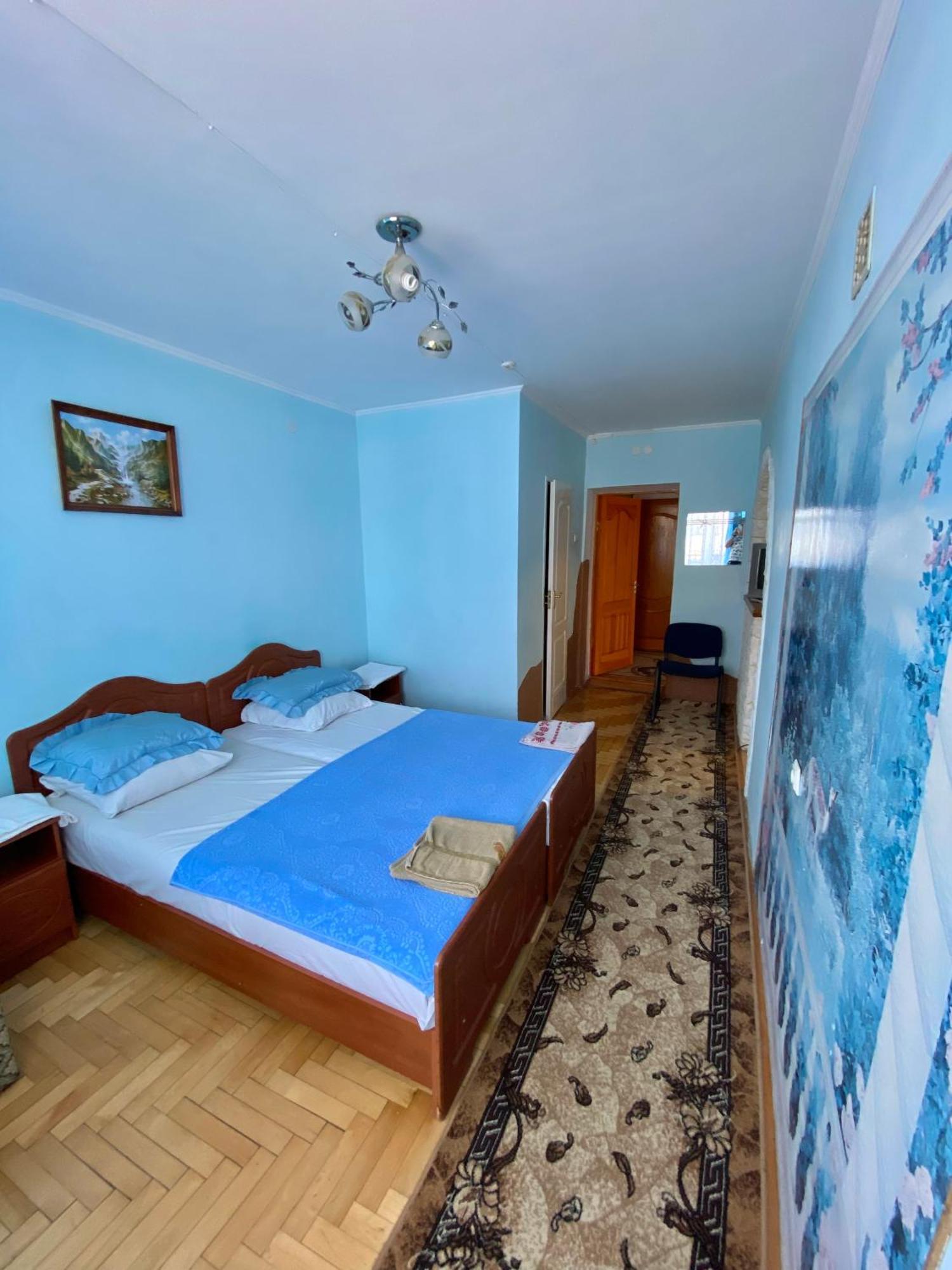 Hotel Udech Zhidachov Exterior foto