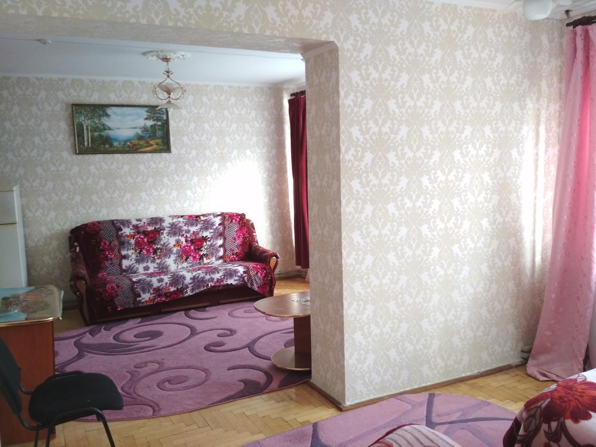 Hotel Udech Zhidachov Exterior foto