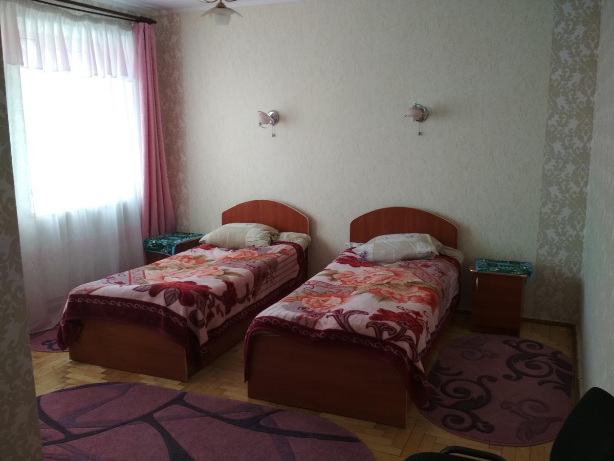 Hotel Udech Zhidachov Exterior foto